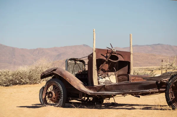 Altes Rostiges Auto Mitten Der Namib Wüste Zurückgelassen — Stockfoto