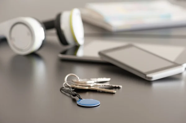 Smartphone, tablet and NFC tag — Stock Photo, Image