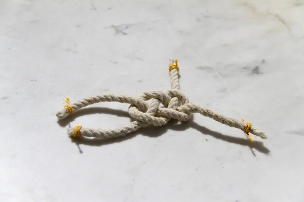 Temel Denizci düğümü