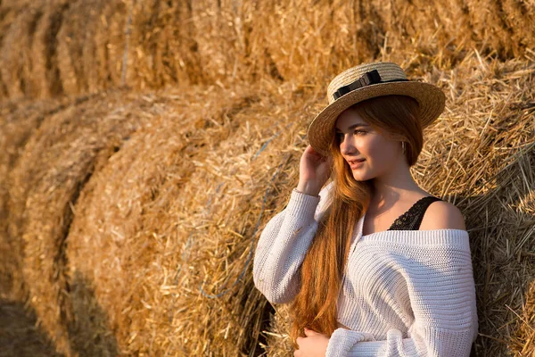 Portrait Beautiful Happy Girl Hat Background Hay — Stock Photo, Image