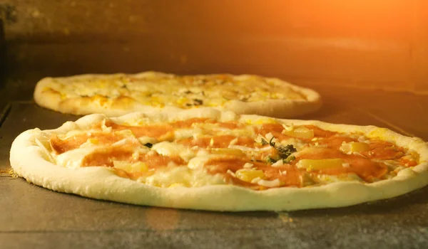 Pizza in the oven — Stock Photo, Image