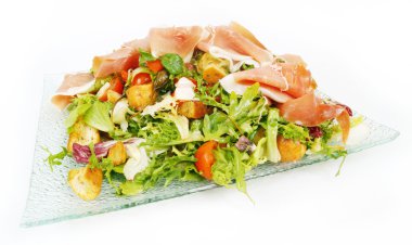 Prosciutto ile taze sebze salatası