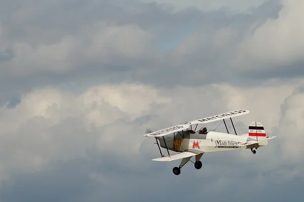 Hradec Kralove, Tjeckien - 5 Sept: Tjeckiska International Air Fest Air Show på flygfält i Hradec Kralove, Tjeckien den 5 September 2015 Stockbild