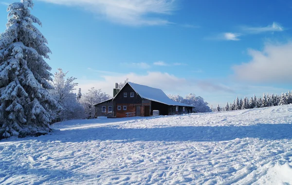 Snowy mountain landscape — Stock Photo, Image