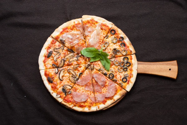 Vier seizoen pizza slice — Stockfoto
