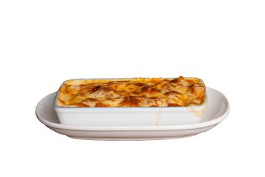 Pişmiş penne makarna domates sos ve peynir ile