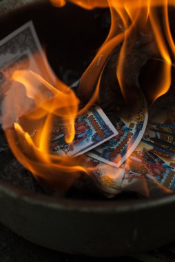 Atası ibadet üzerinde Çin yeni yılı