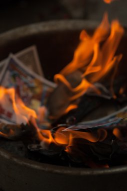 Atası ibadet üzerinde Çin yeni yılı