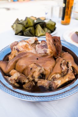 Buhar domuz bacak biber ile