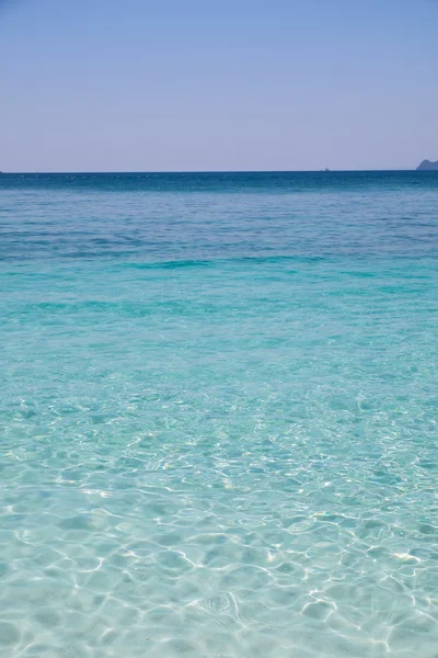 Colore smeraldo acqua di mare sfondo — Foto Stock