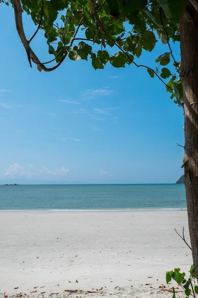 翡翠颜色海面水背景 — 图库照片