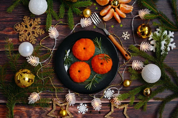 Original Serving Snacks Salad Form Tangerines New Year Decor Dark — Stock Photo, Image