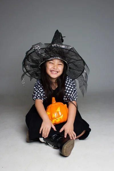 Asian girl  in witch costume — Stock Photo, Image