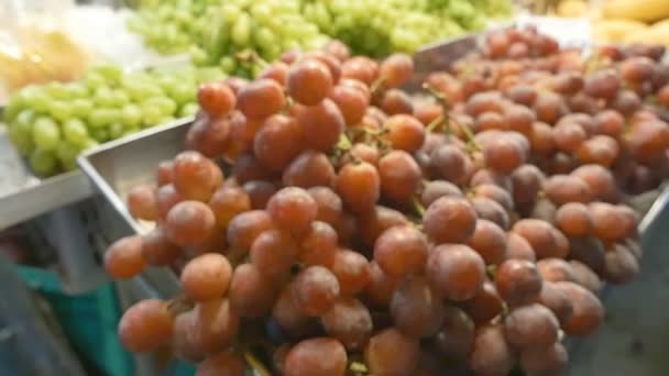 在市场出售的葡萄 — 图库视频影像