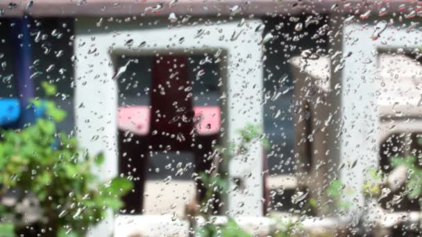 Water spraying on clear glass for cleaning, Shot on SONY A6300 in 4K UHD. — Αρχείο Βίντεο