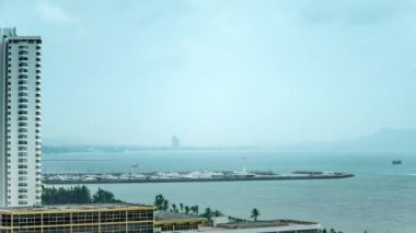Yağmurlu bir günde Pattaya plaj 4k, Timelapse görünümü. Chonburi, Tayland .