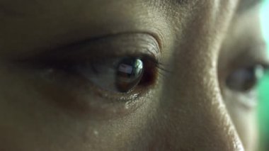 4k, kadın göz aç ve seyir yakından