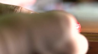 Şarj cihazını cep telefonunuza takmadan el