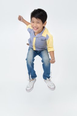 Mutlu Asya oğlan atlıyor