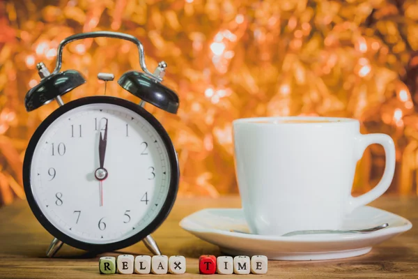 Pausa caffè. tazza di caffè sul tavolo — Foto Stock