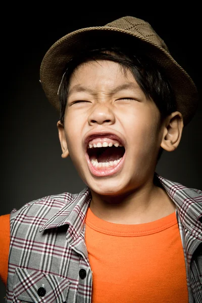 Portret van Happy Aziatische schattige jongen met glimlach gezicht — Stockfoto