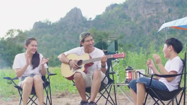 Heureux Asiatique Famille Parents Enfant Aller Camping Vacances — Video