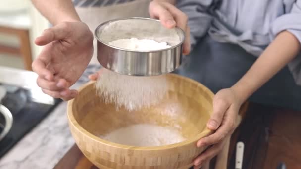 Asian Couple Help Each Other Make Bakery Romantic Atmosphere Kitchen — Stock Video