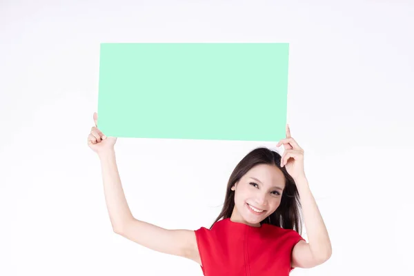 Junge Asiatische Frau Zeigt Unbeschriebenen Schild Fröhlich Und Glücklich Lächelnd — Stockfoto