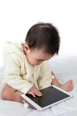 Tablet Pc ile dokunmadan Asya bebek