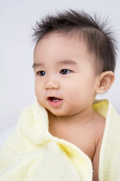 Bonito sorrindo asiático bonito bebê — Fotografia de Stock