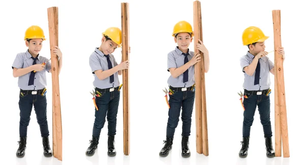 Jeune asiatique enfant construction ingénieur Holding équipement — Photo