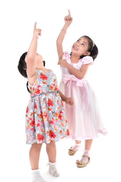 Retrato de menina asiática no fundo branco — Fotografia de Stock