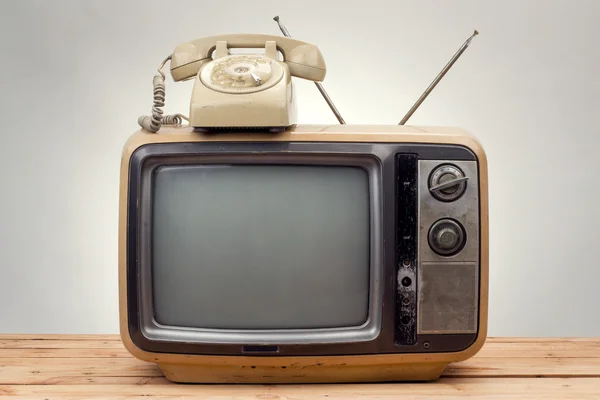 Oude telefoon en oude tv vintage stijl — Stockfoto