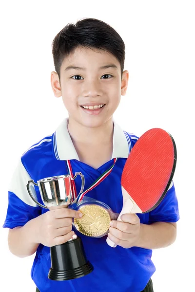 Retrato de feliz asiático chico jugar tenis de mesa —  Fotos de Stock