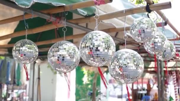 Mini Disco Ball till försäljning i butiken — Stockvideo