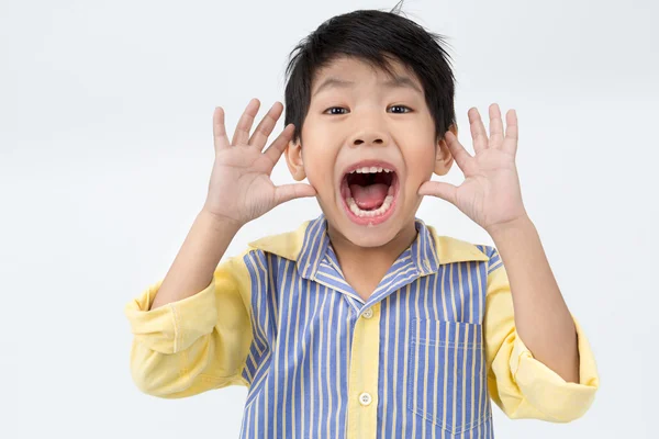 Retrato de Asia niño feliz mirando a cámara — Foto de Stock