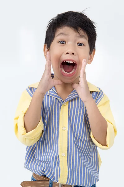 Portret azjatycki chłopiec szczęśliwy twarz podekscytowany i patrząc na kamery — Zdjęcie stockowe