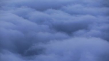 Akşam güneş ile güzel bulutlar.