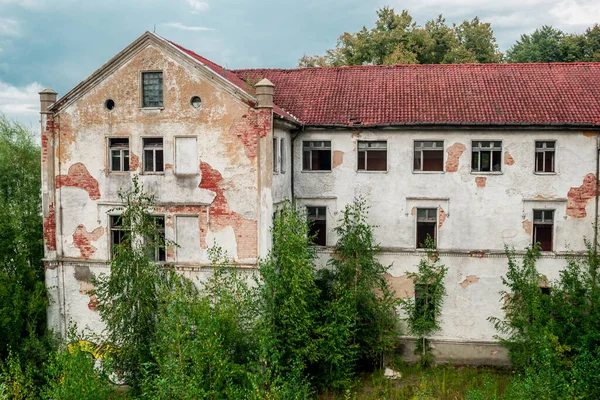 Руины Казарм Восточной Пруссии Психиатрической Больницы Алленберг — стоковое фото