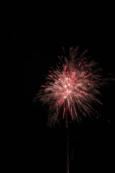 Vista Uma Bela Exibição Fogos Artifício Véspera Ano Novo — Fotografia de Stock