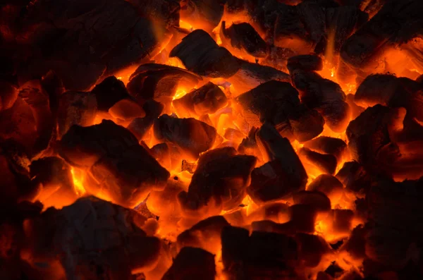 Hot coals in the fire — Stock Photo, Image