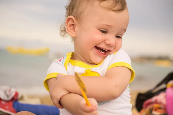 Şirin Bebek gülüyor