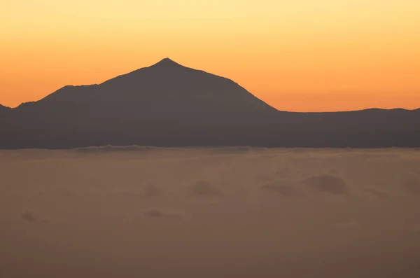 Island of Tenerife and Teide peak at sunset from Gran Canaria. — Stock Photo, Image