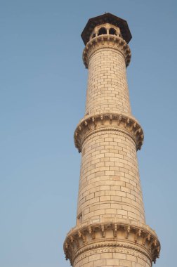 Agra 'daki Taj Mahal' in Minaresi.
