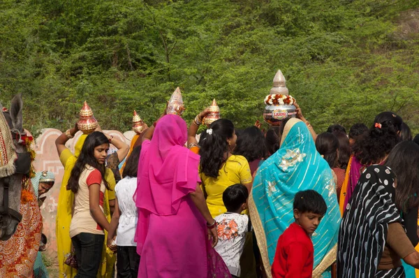 Celebrazione di un matrimonio indù nella città di Bharatpur. — Foto Stock