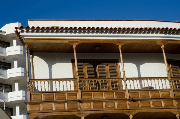 Balcone in una casa tradizionale a San Sebastian de La Gomera. — Foto Stock