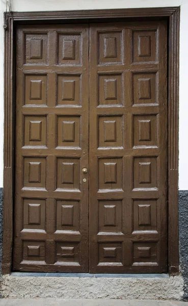 Portas de madeira em San Cristobal de La Laguna. — Fotografia de Stock