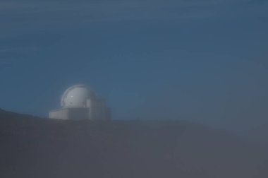 Sisteki astronomik teleskop. Roque de Los Muchachos. La Palma. Kanarya Adaları. İspanya.
