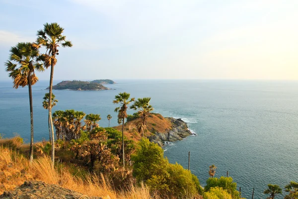 Promthep Cape is a mountain of rock that extends into the sea — Stock Photo, Image