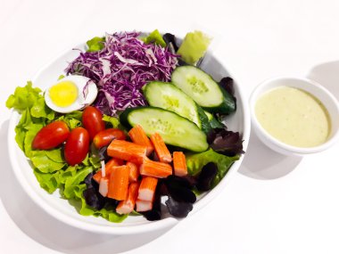 Yengeç sopa salatası